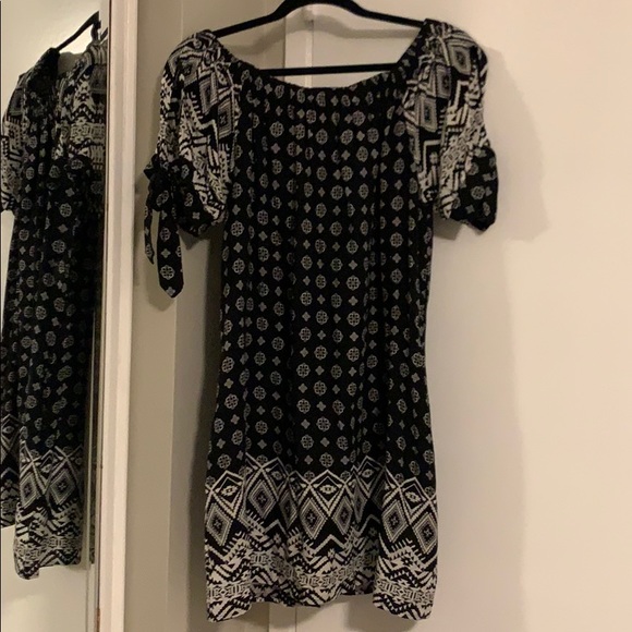 A black with white details off the shoulder dress - Picture 1 of 1